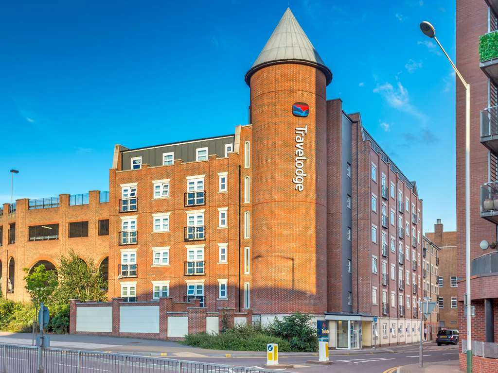 Travelodge London Romford Dış mekan fotoğraf